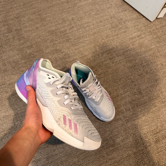 Donovan Mitchell issue 4 size 11 - Picture 1 of 4